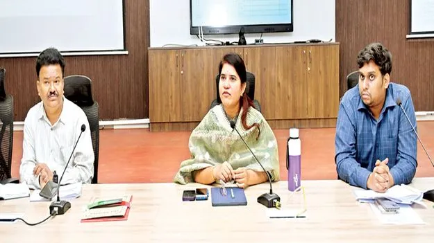 అర్హులందరికీ ఇంటి స్థలాలు మంజూరు చేయాలి: కలెక్టర్‌