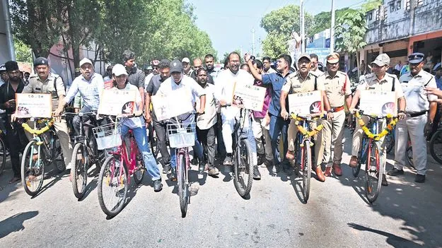 ఐక్యతతో డ్రగ్స్‌ నిర్మూలన