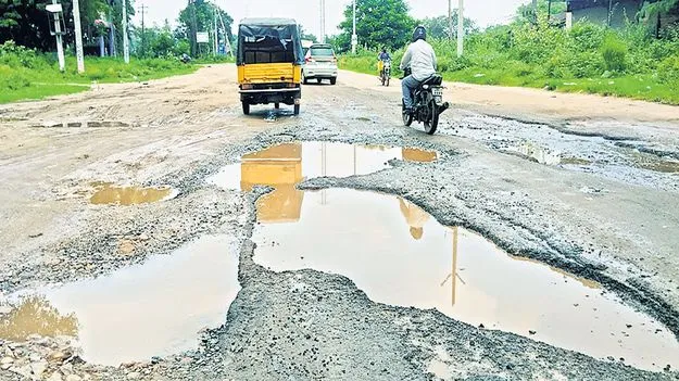 బీఎన్‌ రోడ్డులో నరకప్రయాణం