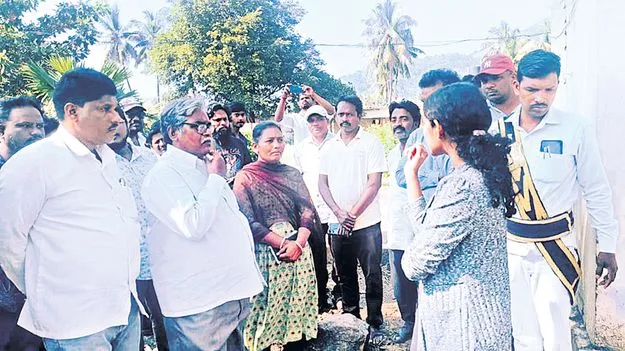 ఆశ్రమ పాఠశాల డిప్యూటీ వార్డెన్‌ సస్పెన్షన్‌