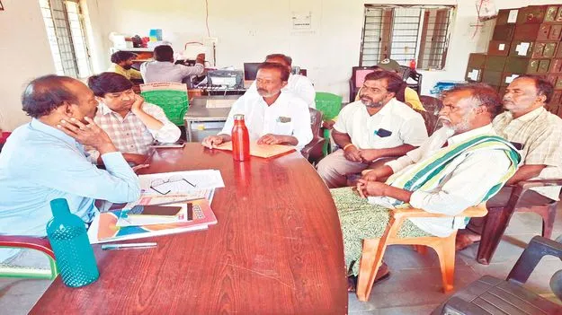 ఒకే గ్రామంలో ఇద్దరు  ఉపసర్పంచులు..!