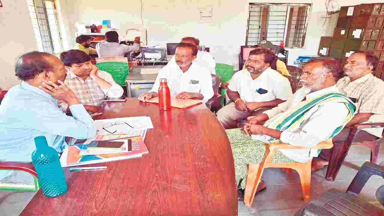 ఒకే గ్రామంలో ఇద్దరు  ఉపసర్పంచులు..!