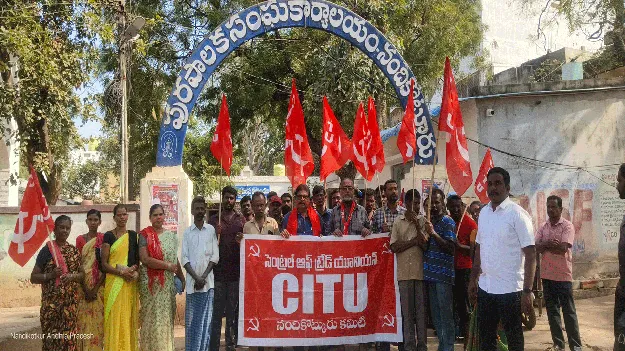 లాఠీలతో ఉద్యమాన్ని ఆపలేరు