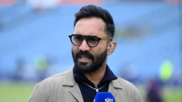 Dinesh Karthik: ఇది అతడి కెరీర్‌కే ప్రమాదం: దినేశ్ కార్తీక్