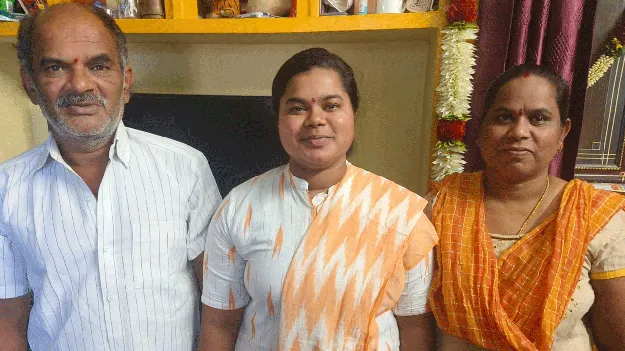 ఐఈఎస్‌లో మెరిసిన ఇందుమతి 