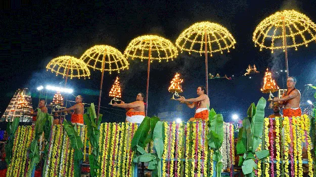 స్వర్ణమ్మకు గంగా హారతి 