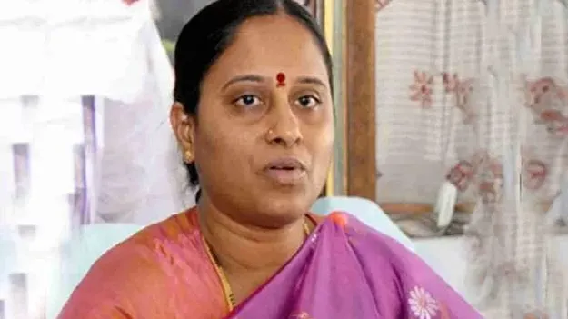 Minister Suresh in Defamation Case: మంత్రి సురేఖకు నాన్‌ బెయిలబుల్‌ వారెంట్‌