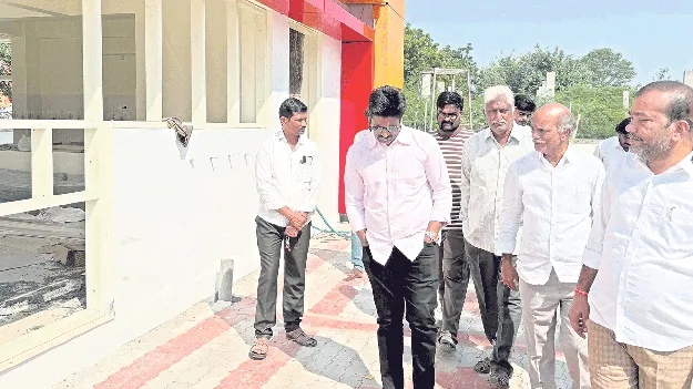  అన్నా క్యాంటీన్‌ పనులను 