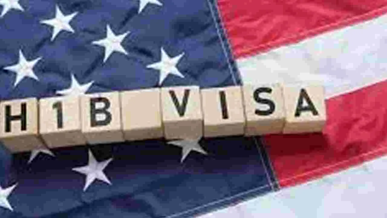 H-1B Visa Interviews: హెచ్‌-1బీ ఇంటర్వ్యూలు అక్టోబరుకు వాయిదా!