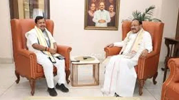 Former Vice President Venkaiah Naidu: పార్టీ కార్యకర్తలతో నిరంతరం టచ్‌లో ఉండండి