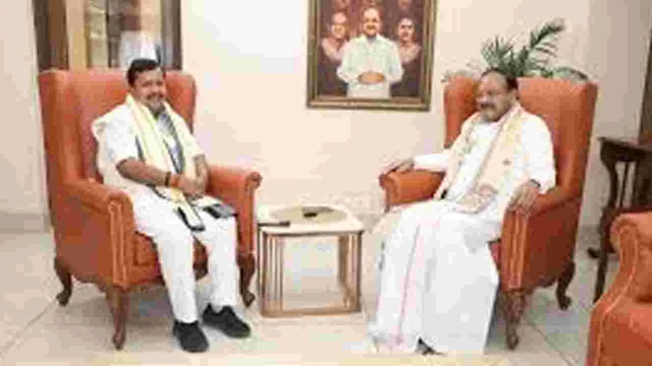 Former Vice President Venkaiah Naidu: పార్టీ కార్యకర్తలతో నిరంతరం టచ్‌లో ఉండండి