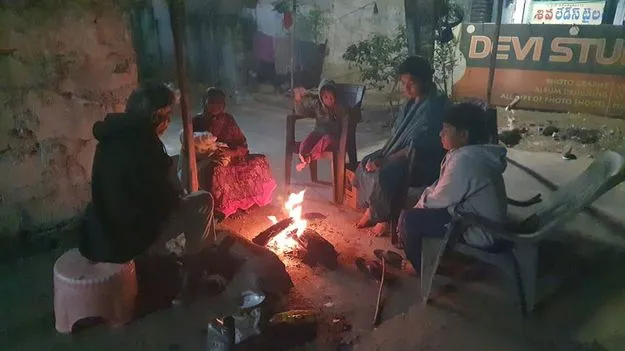 Peddapalli:  వణికిస్తున్న చలి..