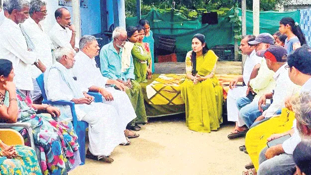 టీడీపీ బలోపేతానికి సమష్టిగా కృషి చేయాలి