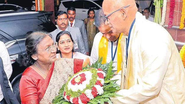 President Murmu visit: పద్మావతి అమ్మవారి సేవలో రాష్ట్రపతి