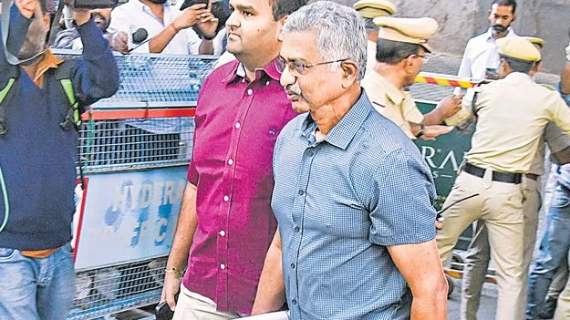 Phone Tapping Case: ఫోన్‌ అక్రమ ట్యాపింగ్‌లో..రాజకీయ కోణంపై సిట్‌ దృష్టి