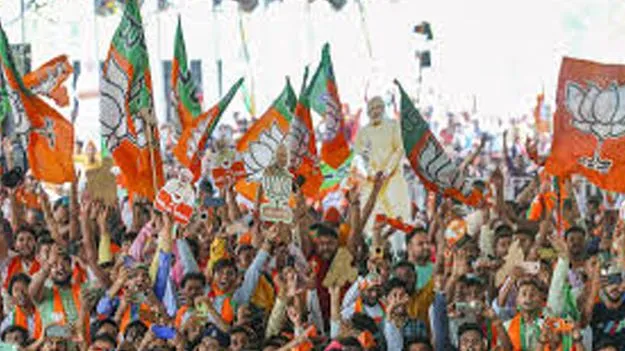 BJP Holds Massive Funds: కాంగ్రెస్‌ ఖాతాలో రూ.53 కోట్లు బీజేపీ ఖాతాలో రూ.6,900 కోట్లు 