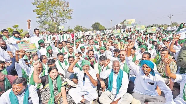 Cotton farmers protest: పత్తి రైతుల ఆందోళన
