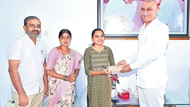 Siddipet MLA Harish Rao: తన ఇల్లు తనఖా పెట్టి మరీ.. 