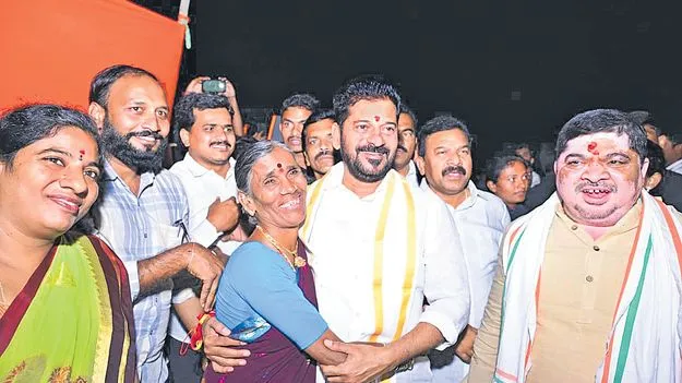 CM Revanth Reddy entertained and engaged citizens: సామెతలతో ఆకట్టుకున్న రేవంత్‌ 