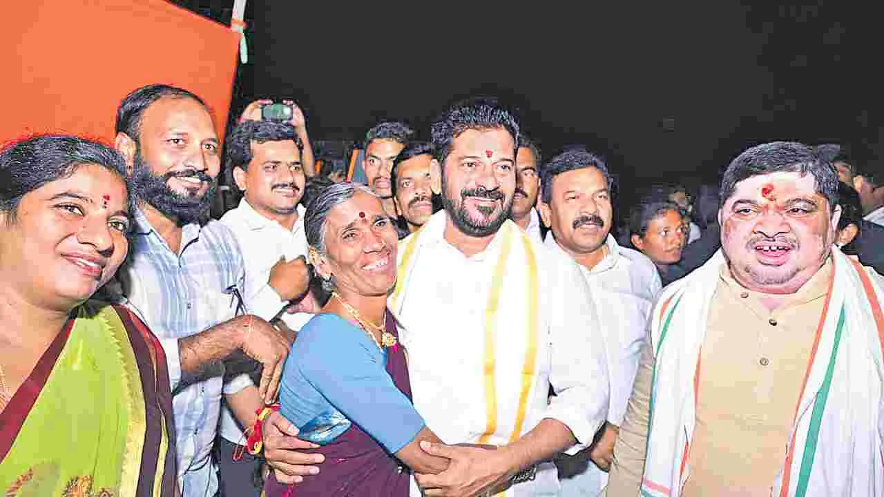 CM Revanth Reddy entertained and engaged citizens: సామెతలతో ఆకట్టుకున్న రేవంత్‌ 