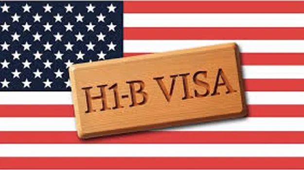 H-1B Visa: అన్ని దేశాలవారి ఆన్‌లైన్‌ ఖాతాల పరిశీలన 