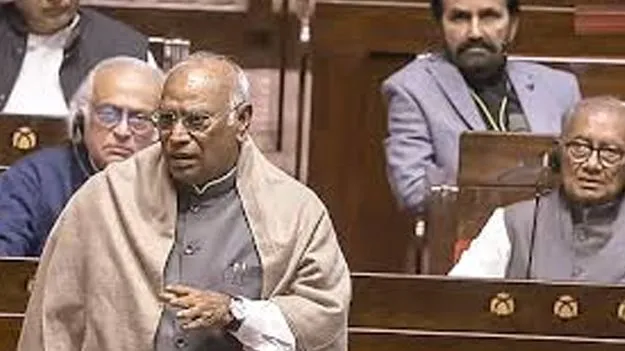 Opposition leader Kharge criticized the manner: రాజ్యసభలో ధన్‌ఖడ్‌ రగడ
