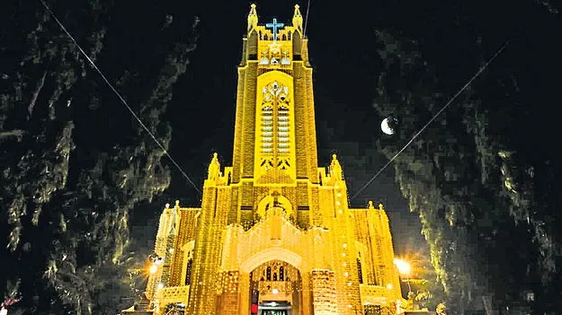 Medak Church: క్రైస్తవులకు సీఎం రేవంత్‌ క్రిస్మస్‌ శుభాకాంక్షలు 