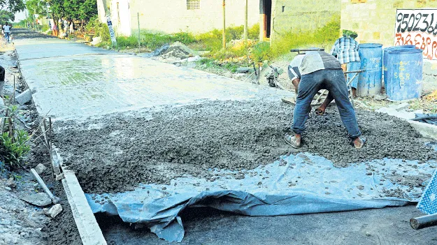 ‘ఉపాధి’ కోసం ఒత్తిళ్లు