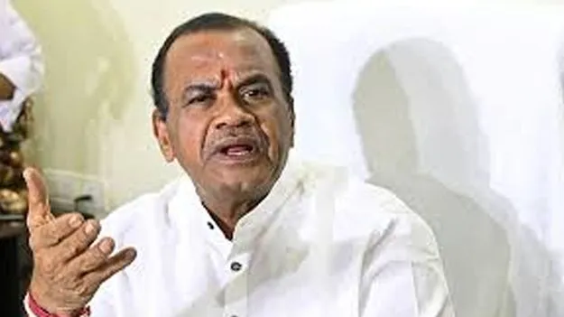 Komatireddy Venkat Reddy: పవన్‌ కల్యాణ్‌ తెలంగాణ ప్రజలకు క్షమాపణలు చెప్పు