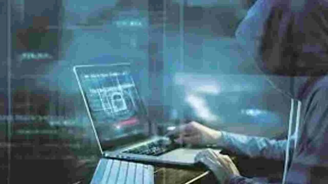 Cybercrime: సైబర్‌ వలలో ఇద్దరు ఇన్‌స్పెక్టర్లు