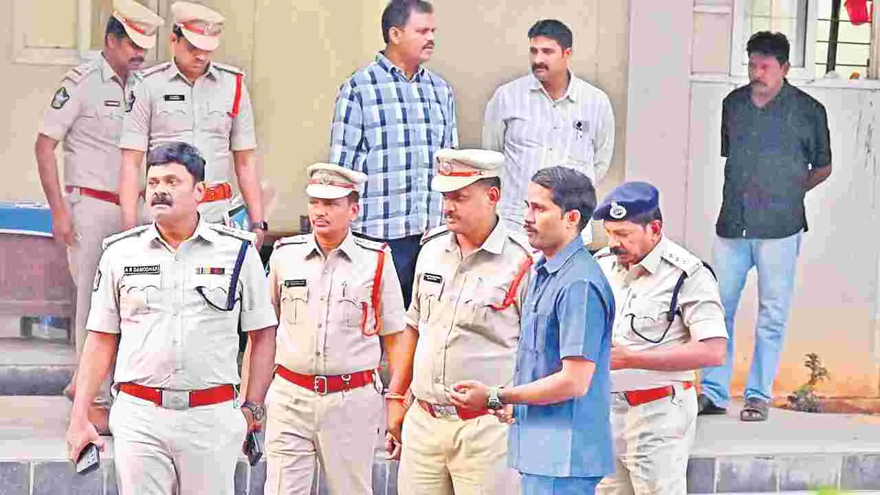 Raghurama Torture Case: తెలియదు.. గుర్తులేదు!