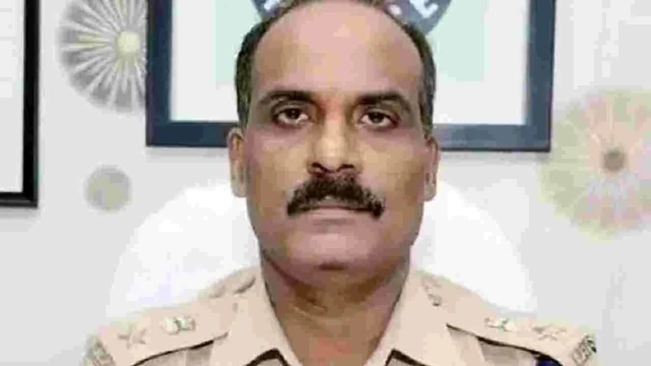 IPS Officer Ammireddy: ఐపీఎస్‌ అమ్మిరెడ్డికి ప్రివిలేజ్‌ సెగ!