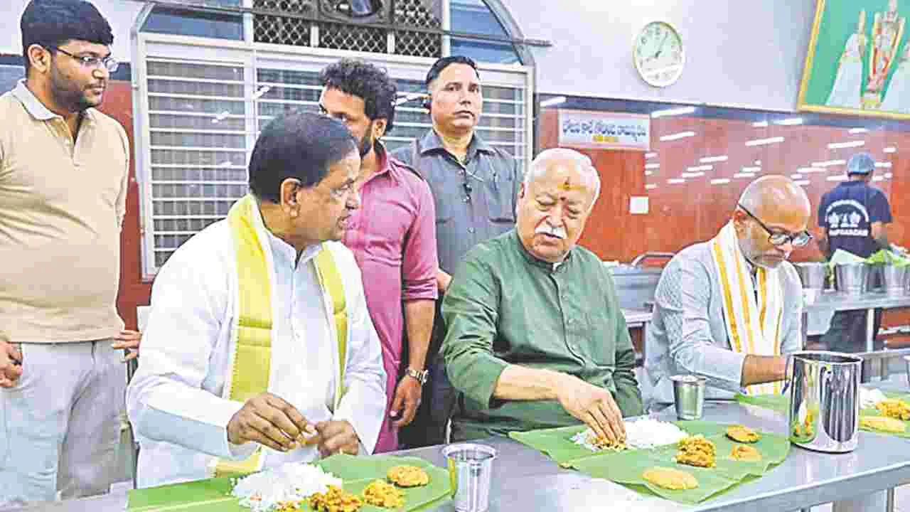 Mohan Bhagwat: తిరుమల చేరుకున్న ఆర్‌ఎస్‌ఎస్‌ చీఫ్‌