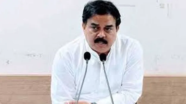 Minister Nadeandla Manohar criticized the YCP: ధాన్యం కొనుగోళ్లపై వైసీపీ అబద్ధాలు