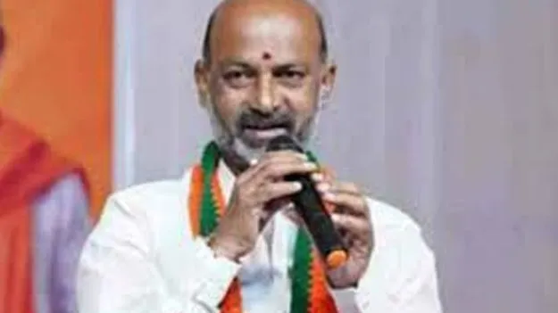 Bandi Sanjay: అవినీతి కేసుల్లో ఆ ఇద్దరు మంత్రులు జైలుకే