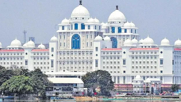 Telangana Secretariat Sees Major Transfers: సచివాలయంలో భారీ ప్రక్షాళన