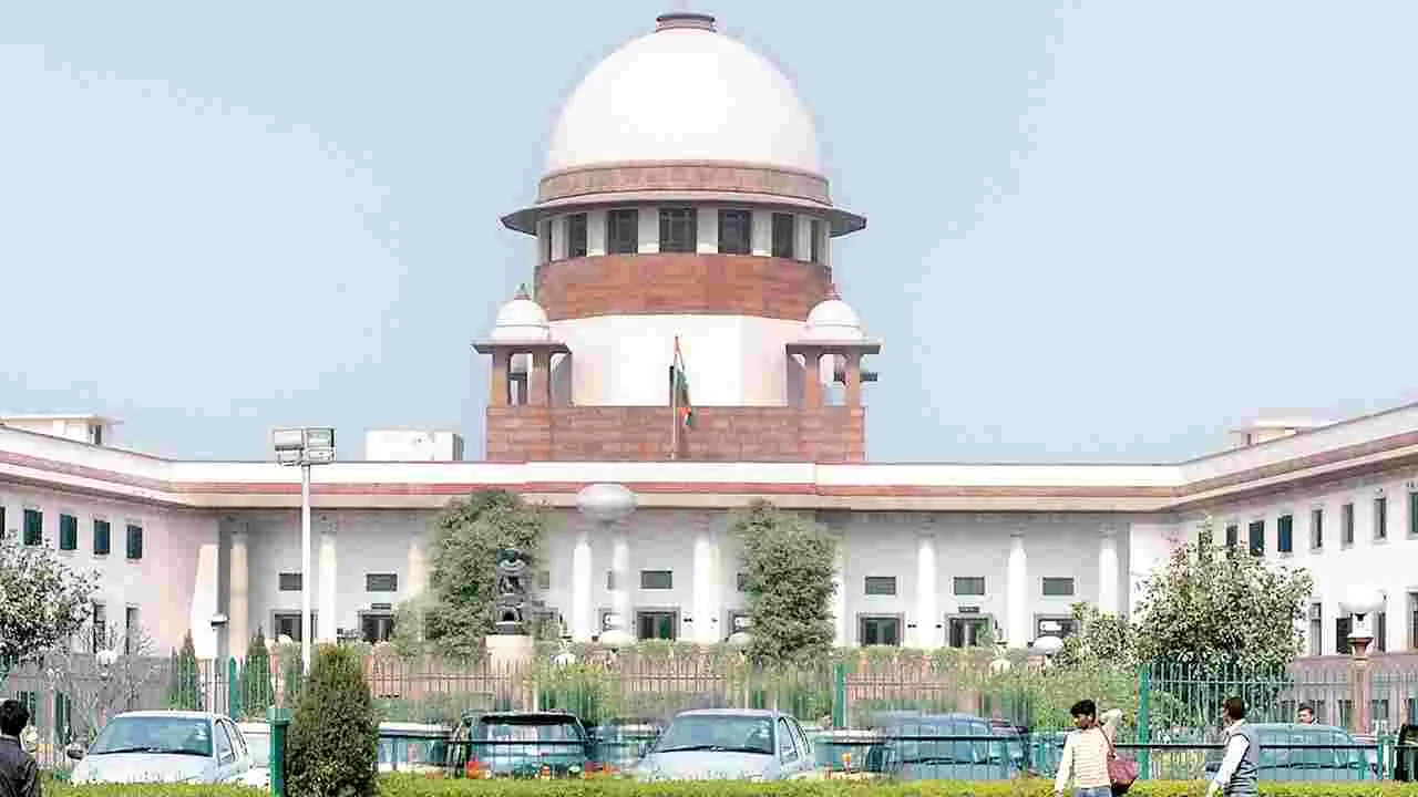 Supreme Court: నాగారం భూముల వ్యవహారంలోఐఏఎస్‌, ఐపీఎస్‌లకు ఊరట