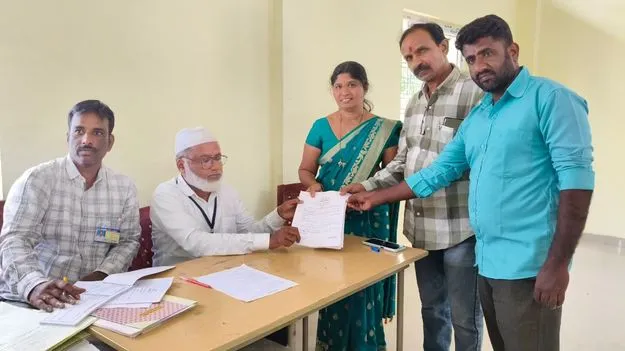 Panchayat Elections: ఇంటింటికి 5లక్షల బీమా.. ఆడబిడ్డ పుడితే 5వేలు