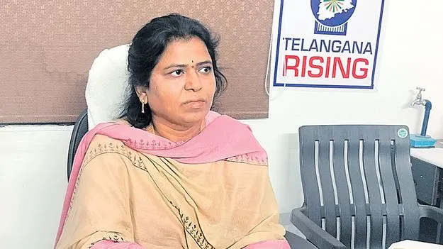 RWS DE K Sandhyarani was caught by ACB: రూ.10వేలు లంచం తీసుకుంటూ..ఏసీబీకి చిక్కిన ఆర్‌డబ్ల్యూఎస్‌ డీఈ 