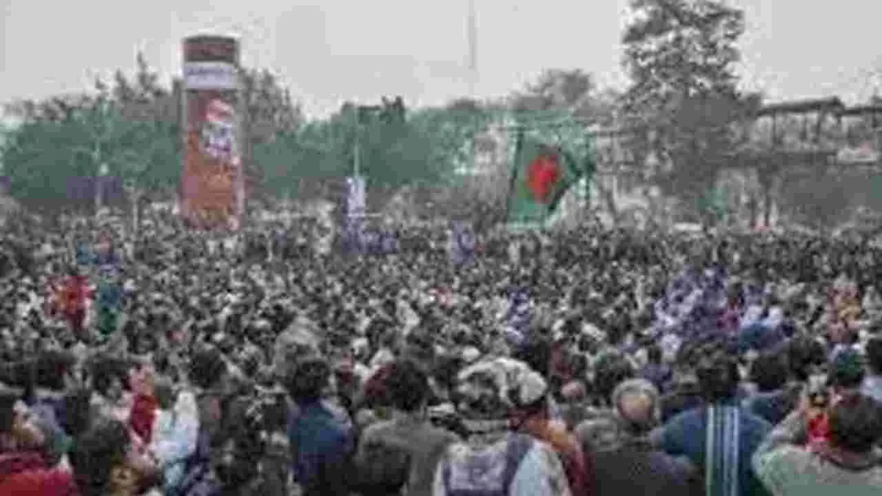 Bangladesh Group Demands: భారతీయుల వర్క్‌ పర్మిట్లన్నీ రద్దు చేయాలి