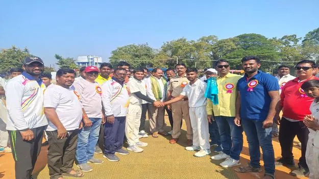 యువత క్రీడలపై ఆసక్తి పెంచుకోవాలి