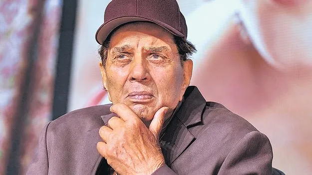 Dharmendra Passes Away: బాలీవుడ్‌ హీమ్యాన్‌ ఇక లేరు
