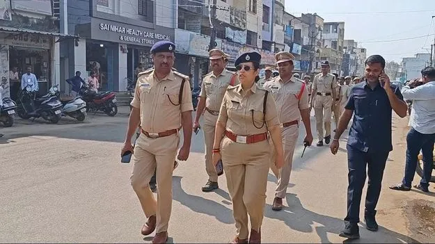 ఎన్నికల ప్రవర్తన నియమావళి పాటించాలి