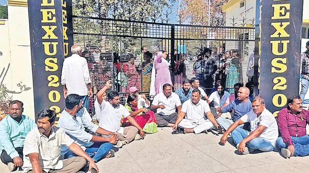 Patient Family Protests: అవసరమైన పరికరాలు లేవని ఆపరేషన్‌ను మధ్యలో ఆపేసిన డాక్టర్లు