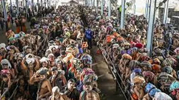 Two Lakh Devotees Visit Sabarimala: శబరిమలకు ఒక్కరోజే 2 లక్షల మంది భక్తులు