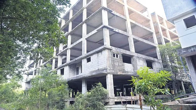 ప్రభుత్వ భూమికి ఎసరు!