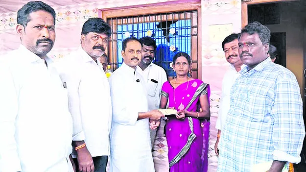 MLA: సమస్యలు తెలుసుకునేందుకే మీ వద్దకు