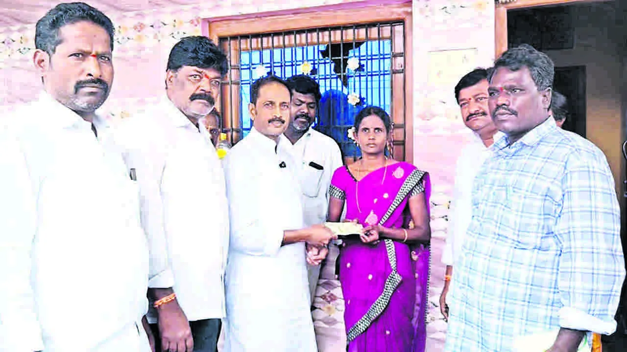 MLA: సమస్యలు తెలుసుకునేందుకే మీ వద్దకు