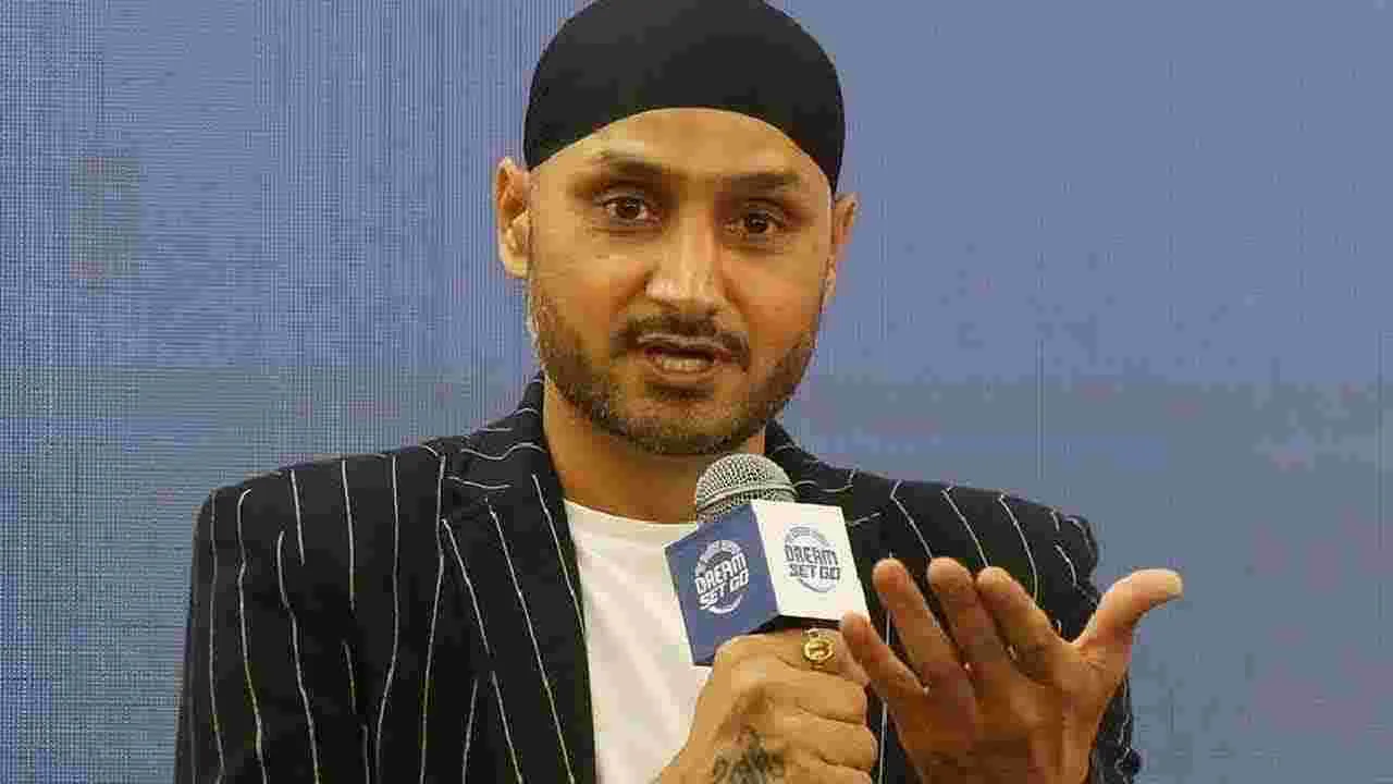 Harbhajan Singh: వాళ్లా రో కో భవిష్యత్‌ నిర్ణయించేది