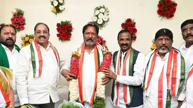 Khammam Congress Leaders Pledge Majority: స్థానిక ఎన్నికల్లో బీసీలకే అధిక సీట్లు